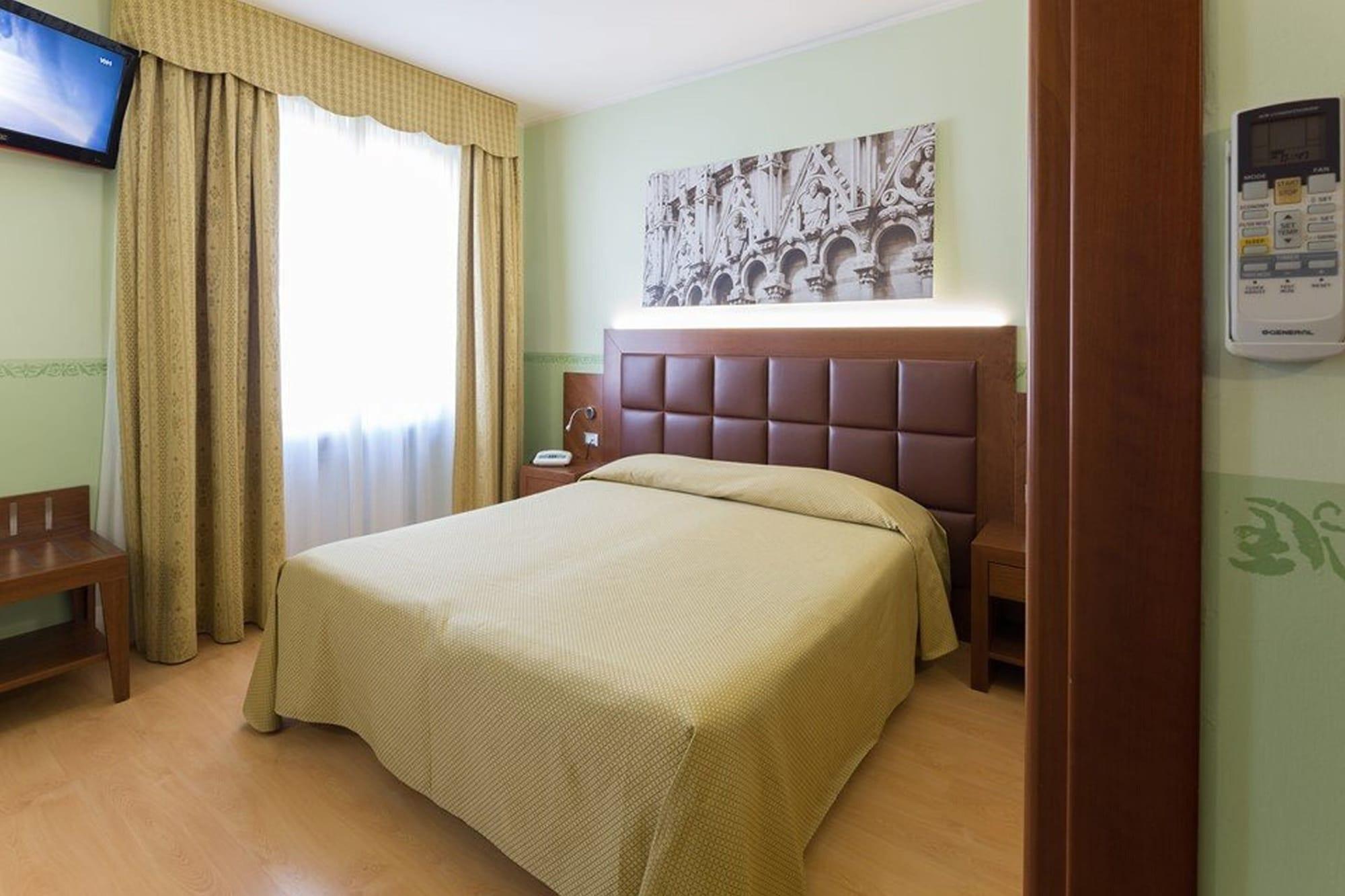 Hotel Terminus & Plaza بيزا المظهر الخارجي الصورة
