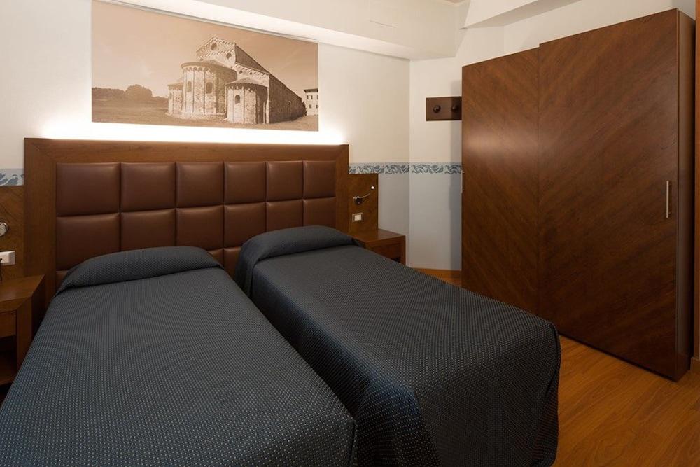 Hotel Terminus & Plaza بيزا المظهر الخارجي الصورة