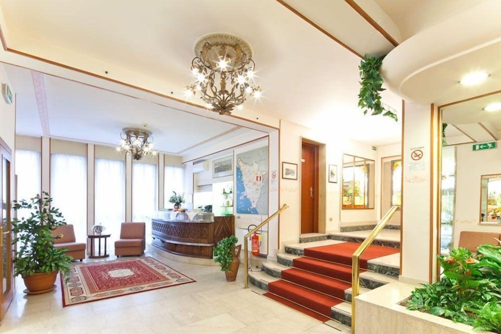 Hotel Terminus & Plaza بيزا المظهر الخارجي الصورة