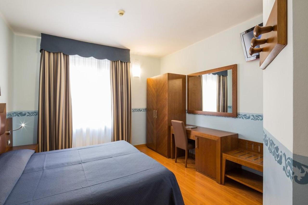 Hotel Terminus & Plaza بيزا المظهر الخارجي الصورة