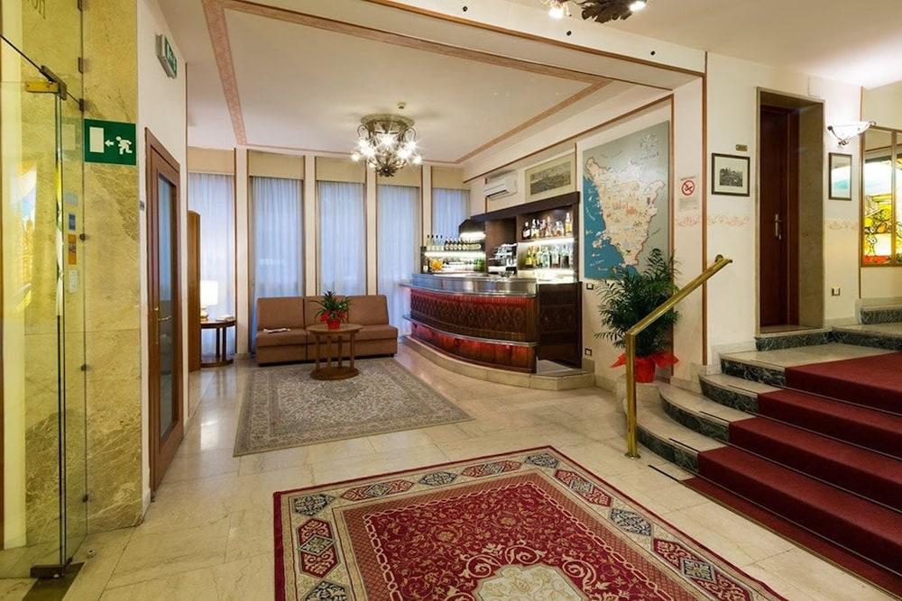 Hotel Terminus & Plaza بيزا المظهر الخارجي الصورة