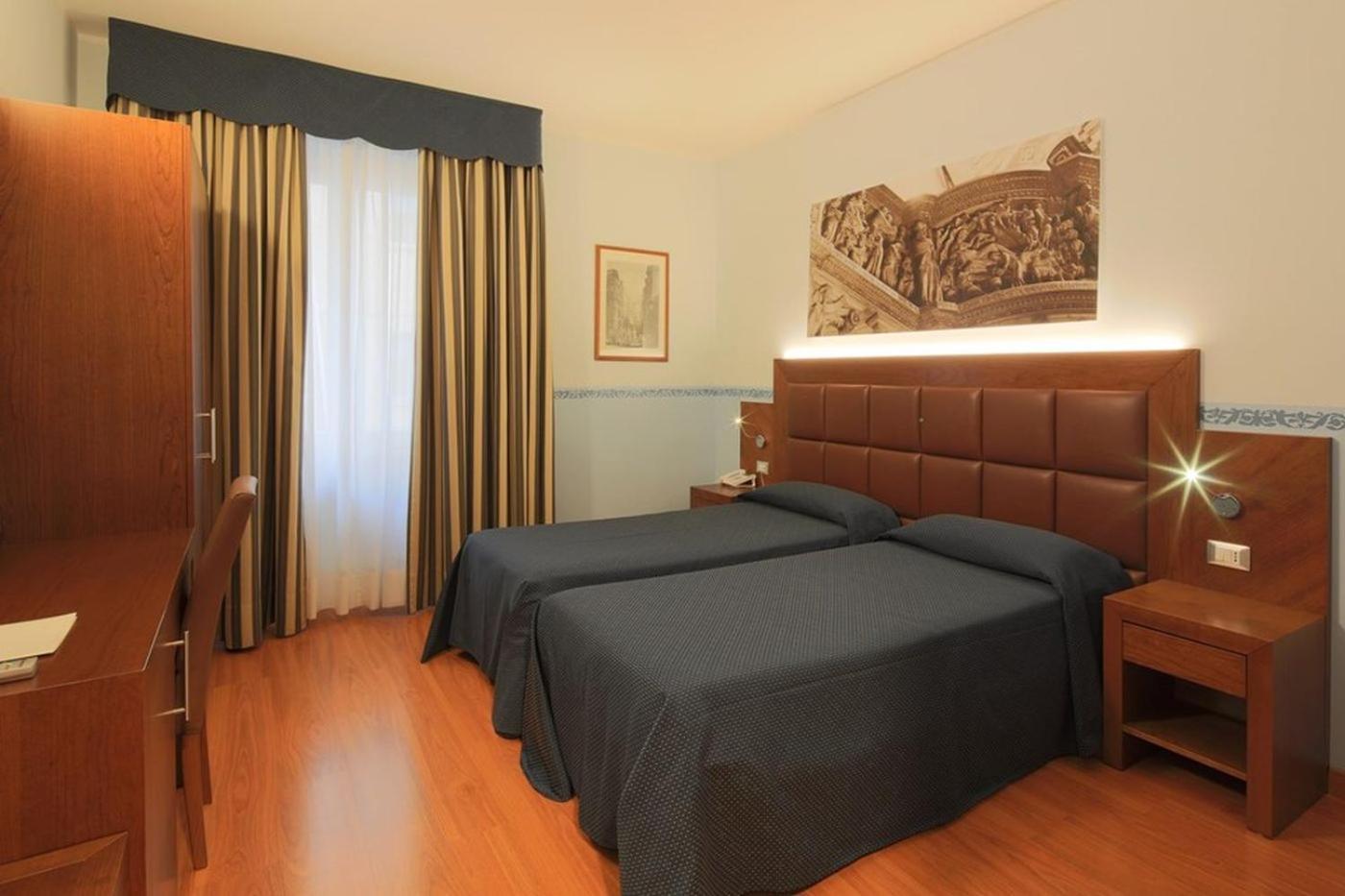 Hotel Terminus & Plaza بيزا المظهر الخارجي الصورة